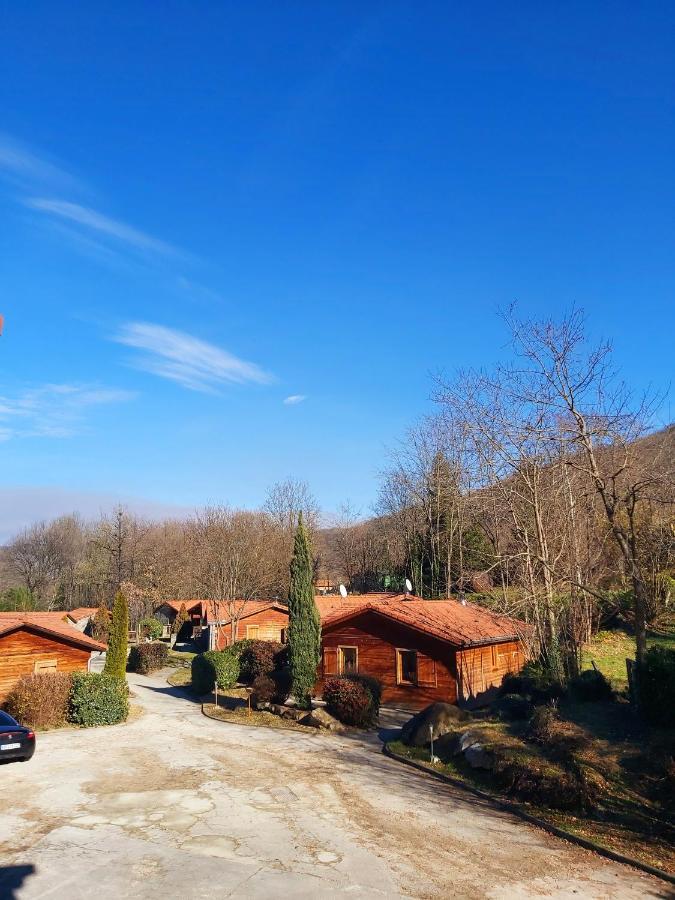 Aparthotel Le Hameau du Comté de Foix Mercus-Garrabet Exterior foto